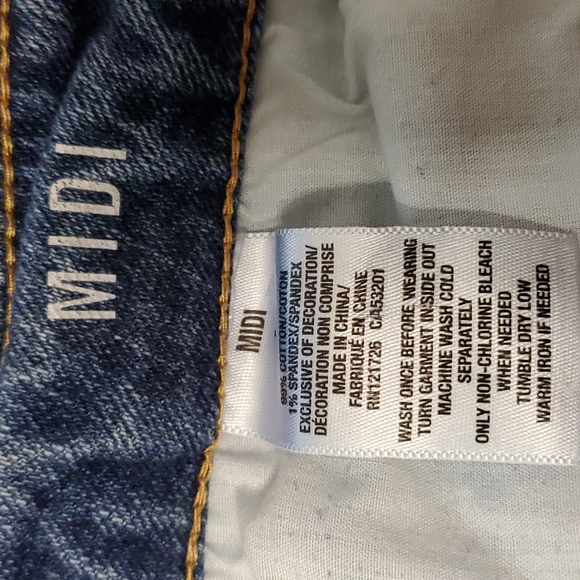 Women's denim shorts - Picture 3 of 5